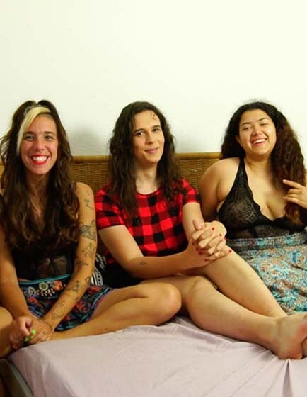 Abril, Laura & Lía