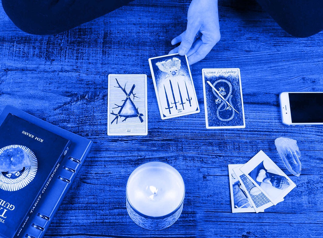 Love is On the Cards
